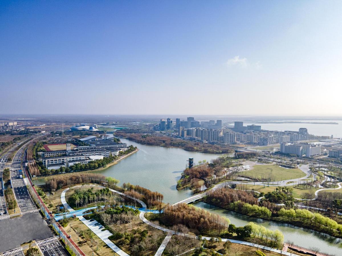 Holiday Inn Shanghai Dishui Lake By Ihg Nanhui Exterior photo
