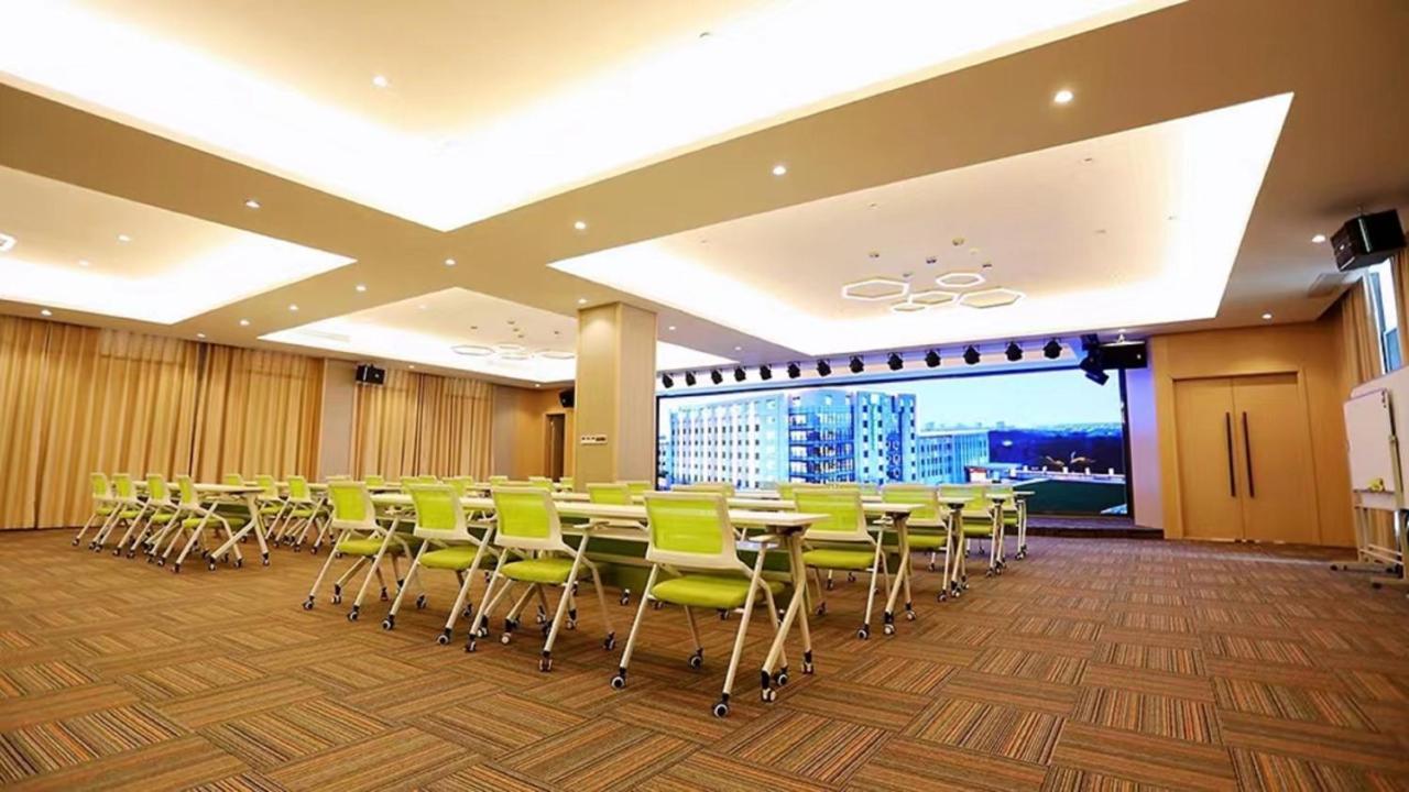Holiday Inn Shanghai Dishui Lake By Ihg Nanhui Exterior photo