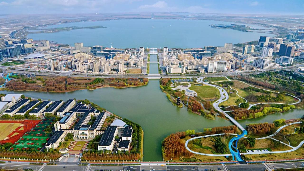 Holiday Inn Shanghai Dishui Lake By Ihg Nanhui Exterior photo