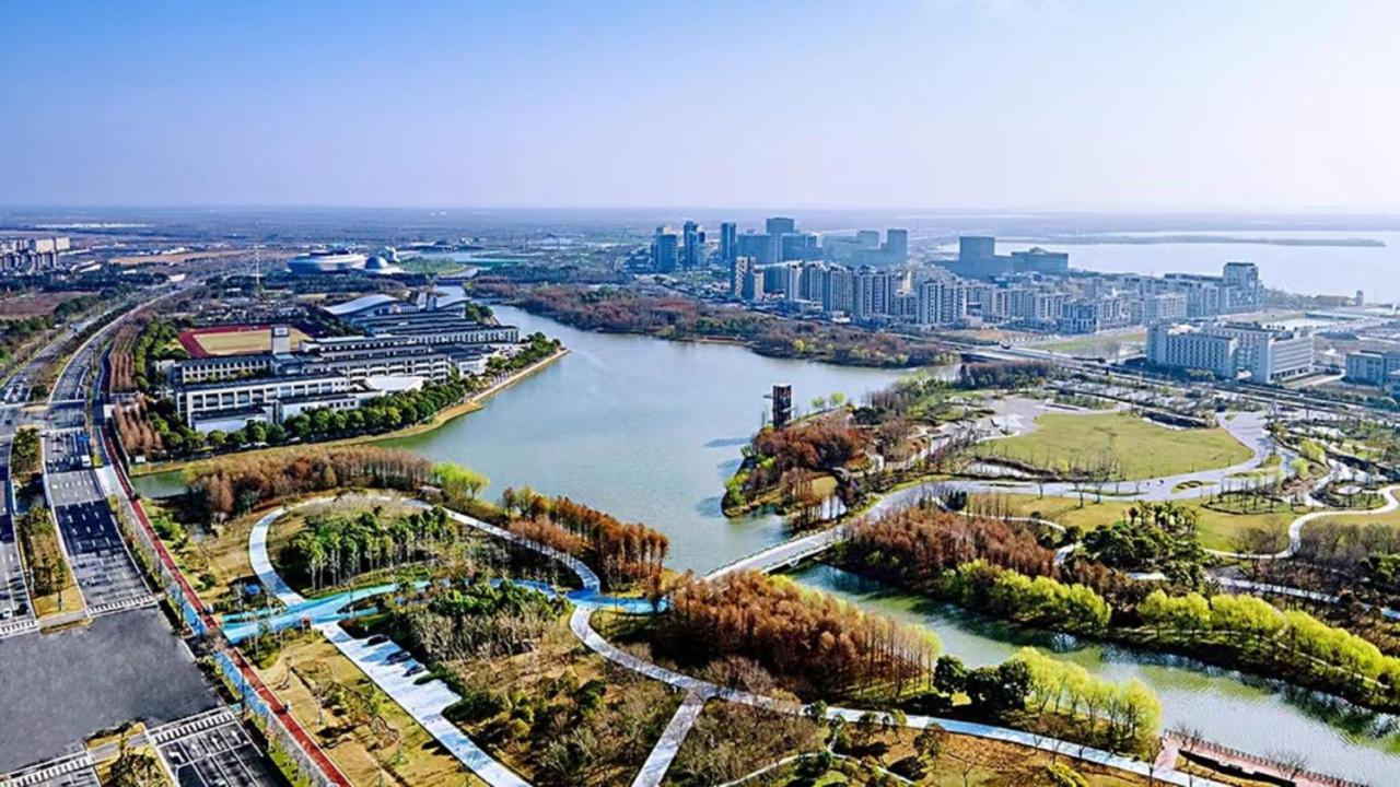 Holiday Inn Shanghai Dishui Lake By Ihg Nanhui Exterior photo