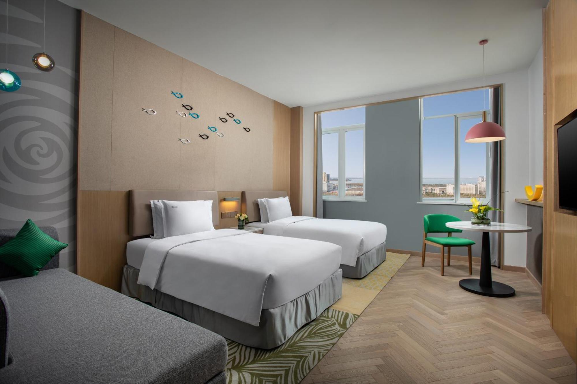 Holiday Inn Shanghai Dishui Lake By Ihg Nanhui Exterior photo